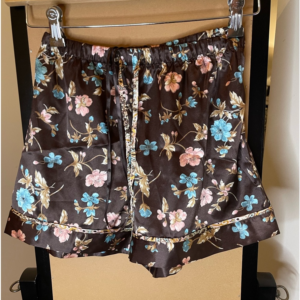 Two piece Pajamas satin for women M size - Picture 12 of 14